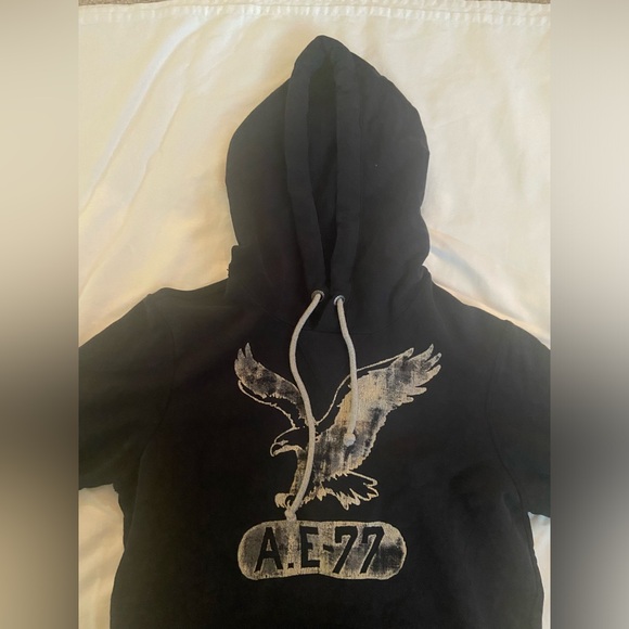 Navy Blue distressed American Eagle men’s sweatshirt - Picture 3 of 5